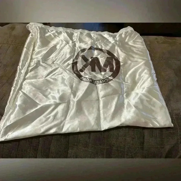 Michael Kors Dust Bag Drawstring Cream Satin MK Cover Storage Travel 21x21 - Picture 2 of 8